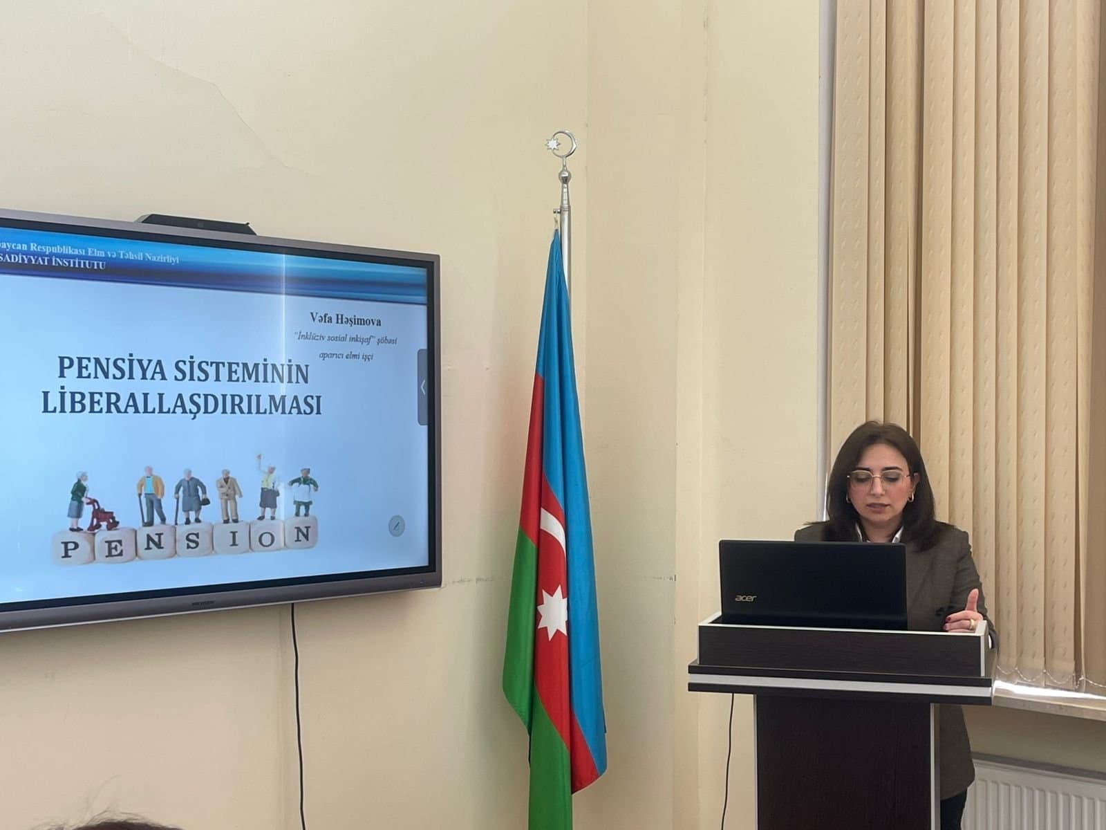 Elmi seminarda pensiya sisteminin liberallaşdırılması müzakirə edilib 2