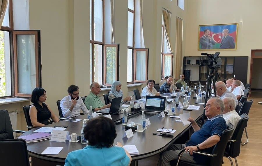 “Azərbaycanda pensiya sisteminin liberallaşdırılmasının iqtisadi inkişafa potensial təsiri” mövzusunda dissertasiya işi müdafiə olunub 3