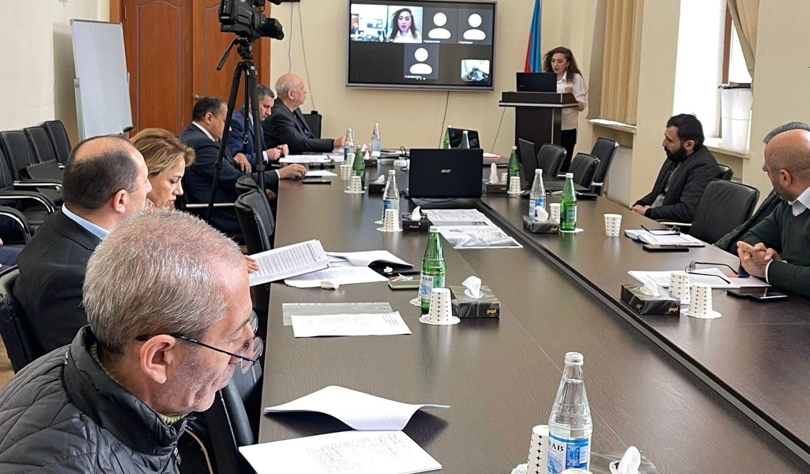 На научном семинаре обсуждалось «Формирование и использование кадрового потенциала на промышленных предприятиях Азербайджана»