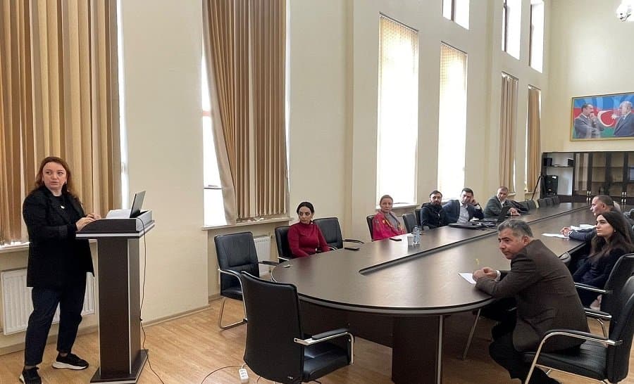 "Xidmət sferasının iqtisadiyyatı" şöbəsində hesabatlar dinlənilib 4