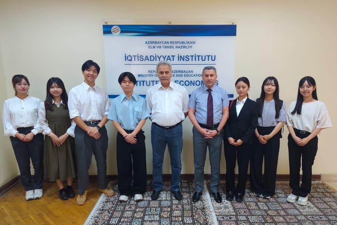 Yaponiyanin KEIO Universitetinin tələbələri İqtisadiyyat İnstitutunda olublar