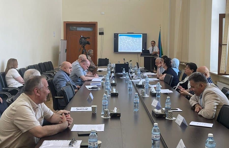“Aqroemal sahəsində dövlət tənzimlənməsinin təkmilləşdirilməsi” mövzusunda doktorluq dissertasiya işi müdafiə olunub