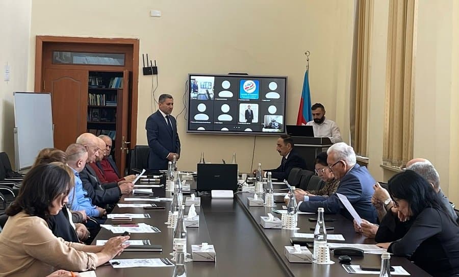 На Постоянном научном семинаре обсуждалась тема «Агрокластеры и региональное развитие: новая модель для Азербайджана» 2