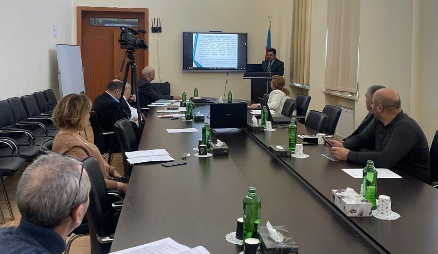 Elmi seminarda “Azərbaycanın tikinti sahəsində iqtisadi münasibətlərin formalaşması və təkmilləşdirilməsi” müzakirə edilib