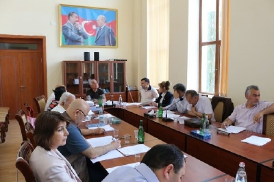 Scientific Seminar at the Institute of Economy ANAS 1